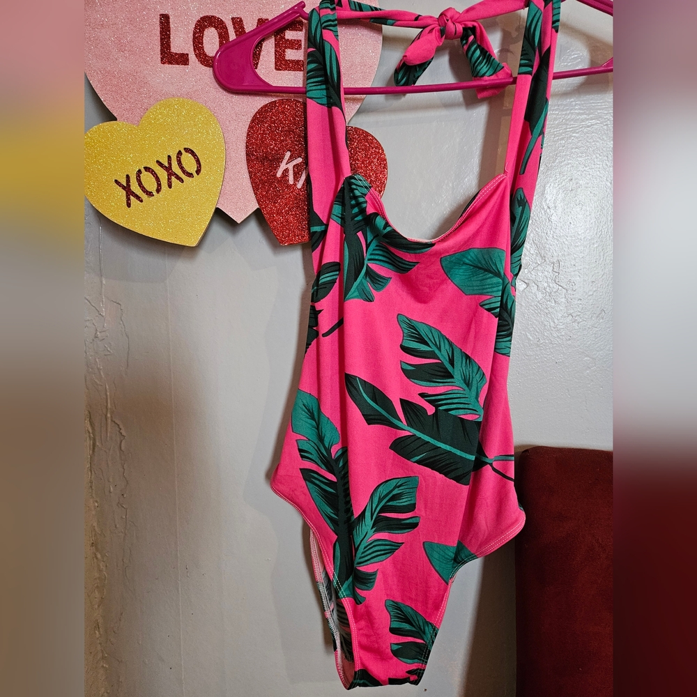 Nice Hot Pink Floral Swim Suit One Piece SzS - Picture 2 of 7